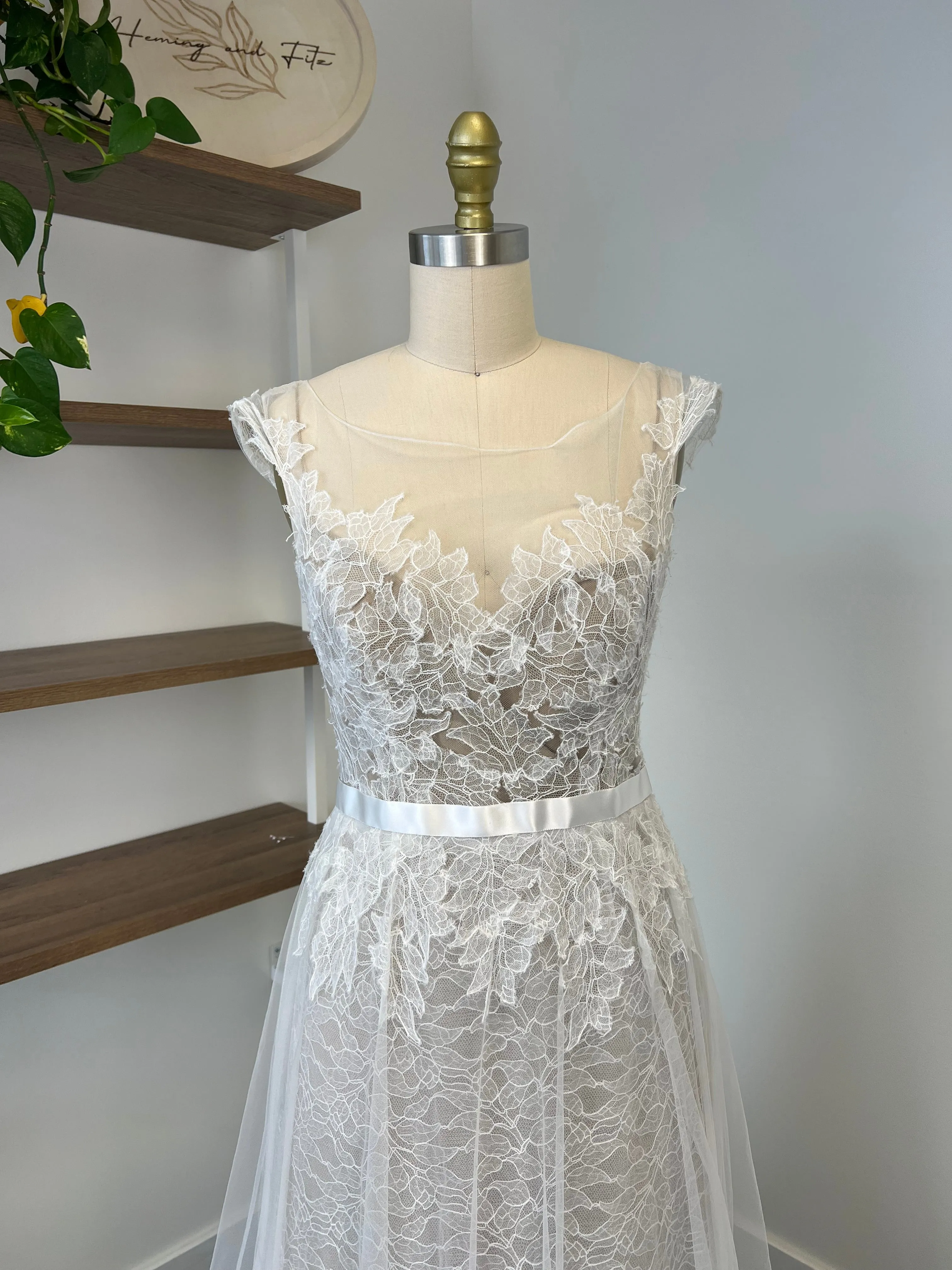 B / Watters 4061A Size 6