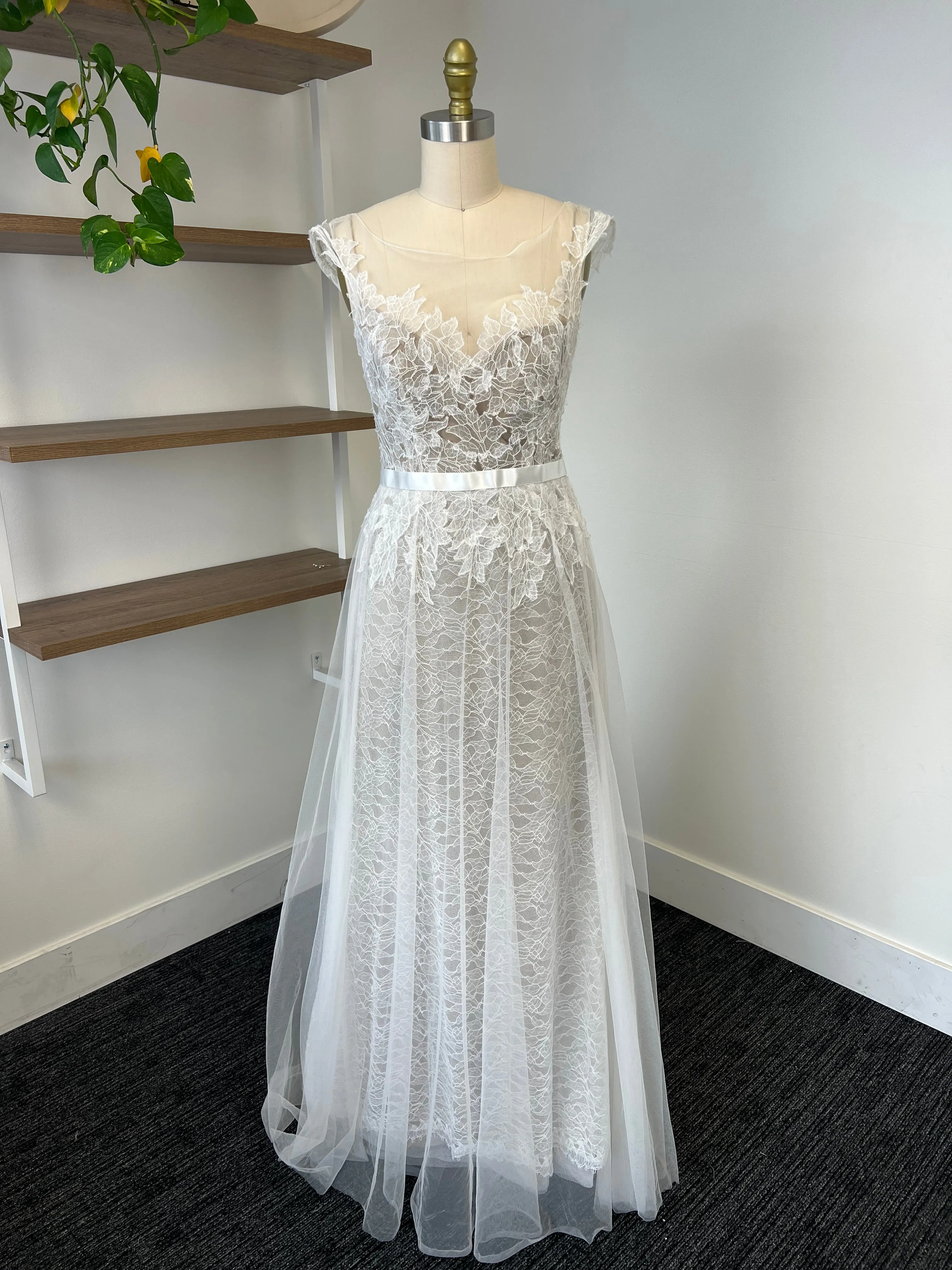 B / Watters 4061A Size 6
