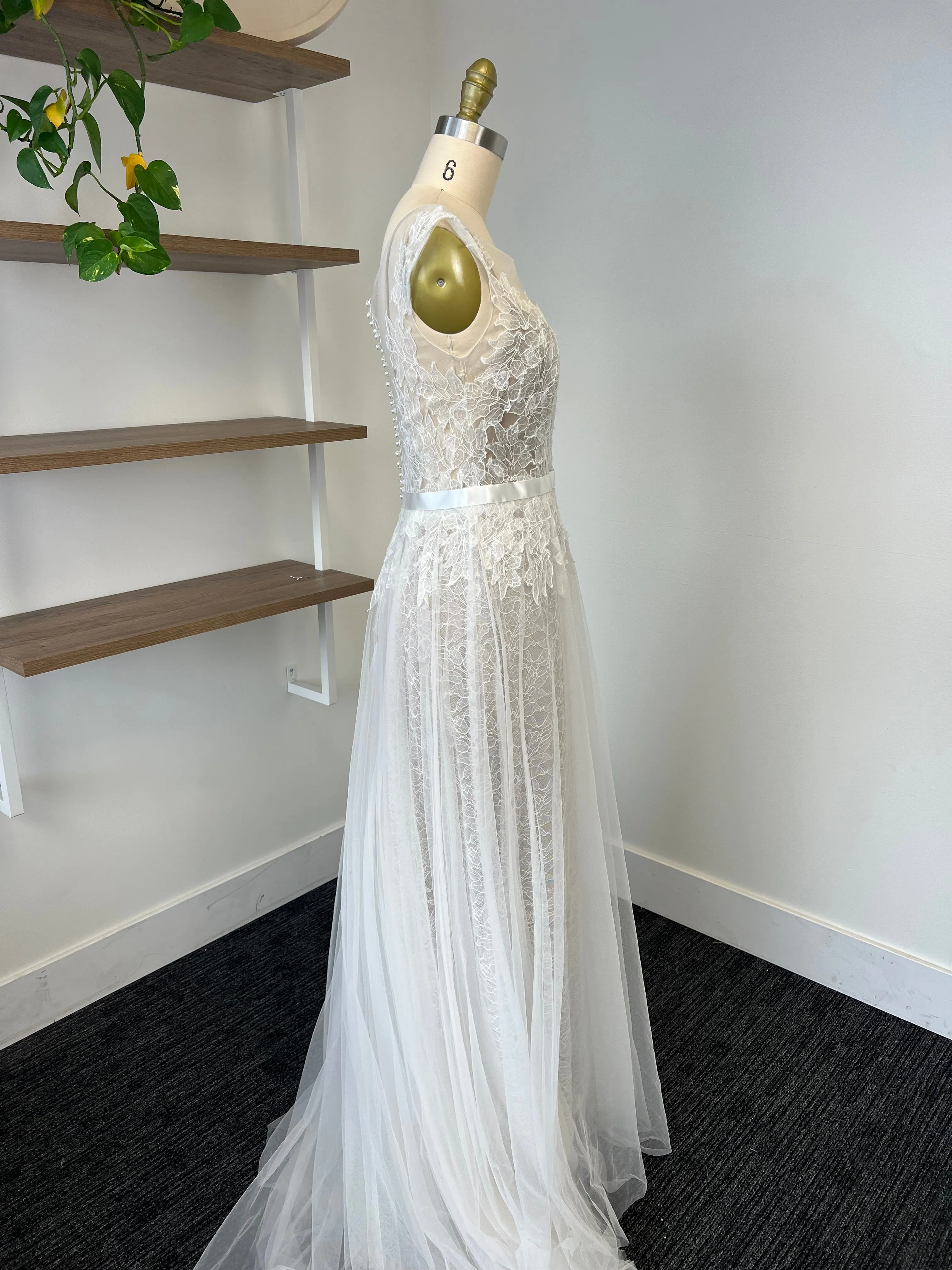 B / Watters 4061A Size 6