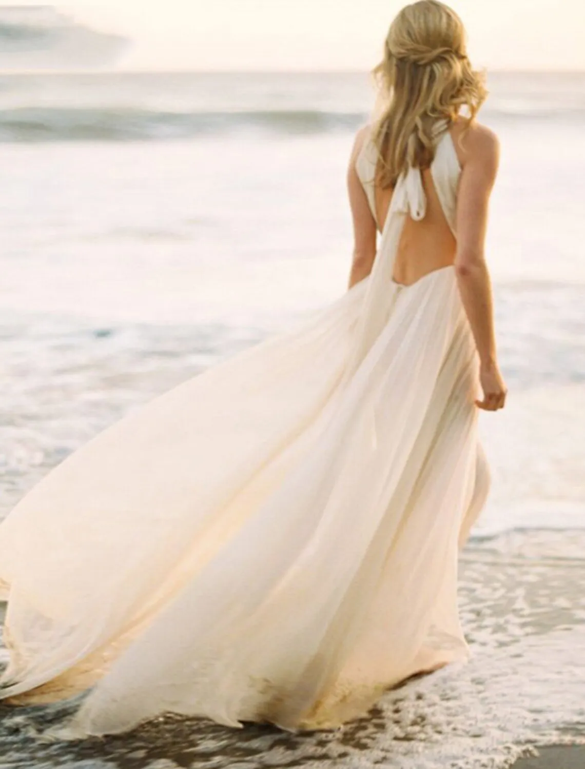 Beach Open Back Boho Wedding Dresses A-Line Halter Sleeveless Sweep / Brush Train Chiffon Bridal Gowns With Solid Color 2023 Summer Wedding Party